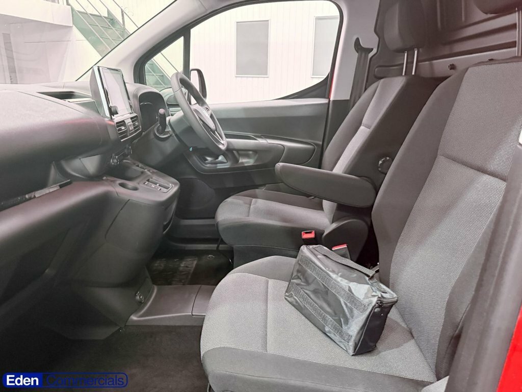 Vauxhall Combo-e Life 52Kwh Design XL Mpv 7.4Kw Charg #14