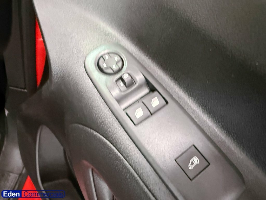 Vauxhall Combo-e Life 52Kwh Design XL Mpv 7.4Kw Charg #24