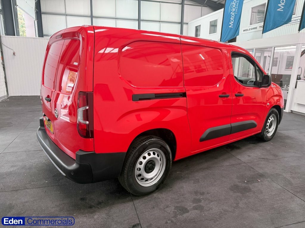 Vauxhall Combo-e Life Mpv Red #4