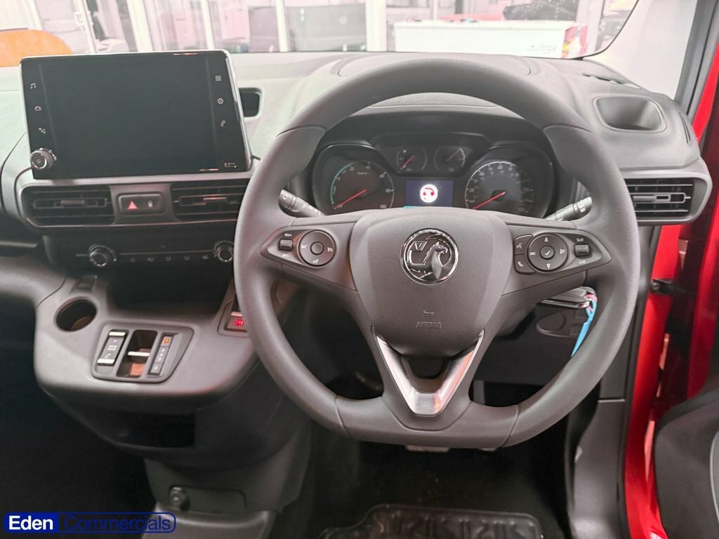 Vauxhall Combo-e Life 52Kwh Design XL Mpv 7.4Kw Charg #23