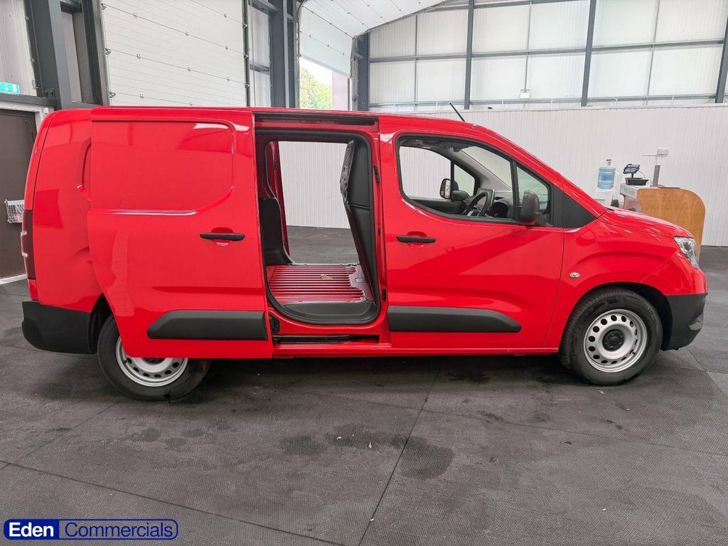 Vauxhall Combo-e Life 52Kwh Design XL Mpv 7.4Kw Charg #10