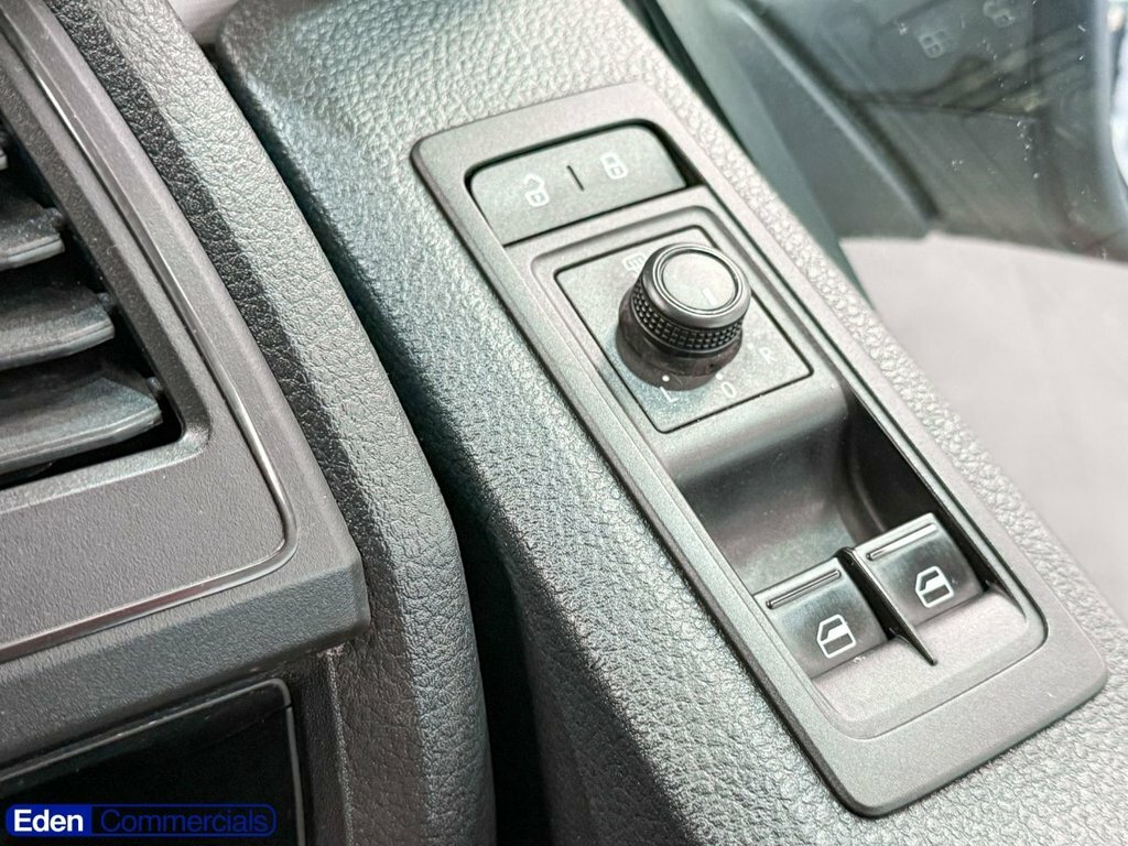 Volkswagen Transporter 2.0 Tdi Bmt 150 Highline Kombi Van Grey #20