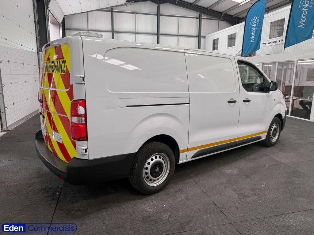 Vauxhall Vivaro 2L Prime 6Dr White #2