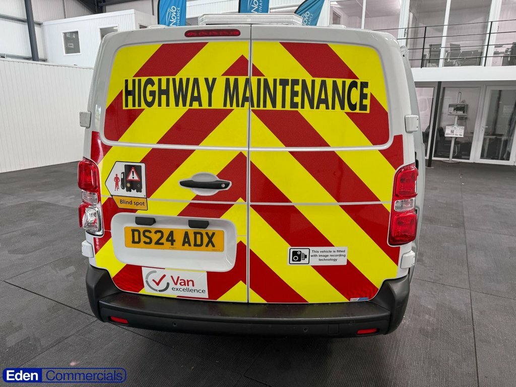Vauxhall Vivaro 2L Prime 6Dr White #5