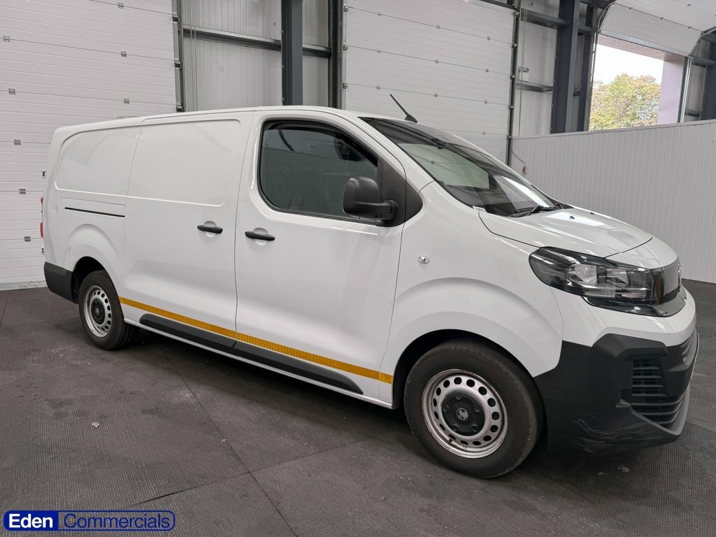 Vauxhall Vivaro 2L Prime 6Dr White