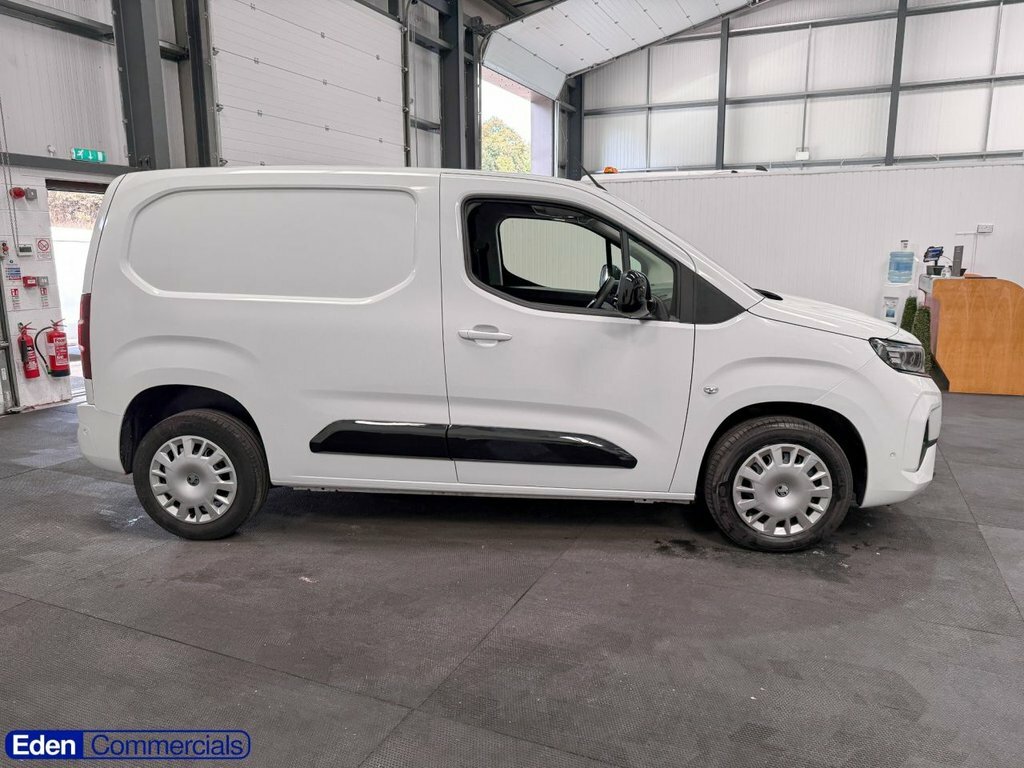 Vauxhall Combo 1.5L Pro White #2