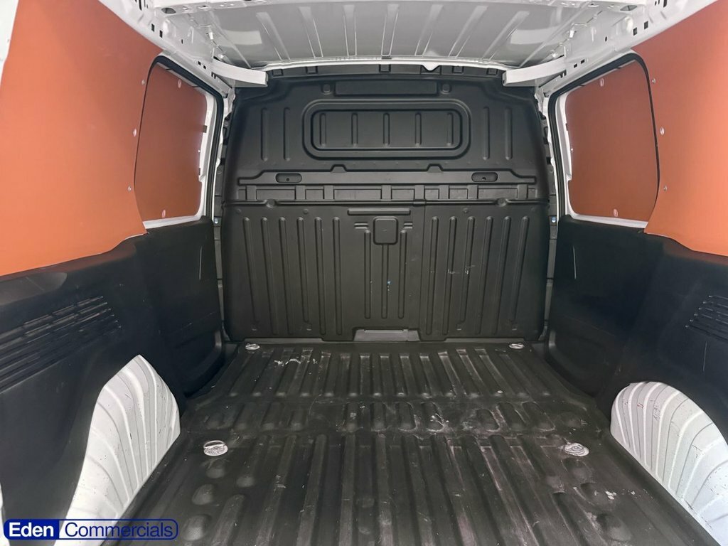 Toyota Proace City 1.5L Active White #4