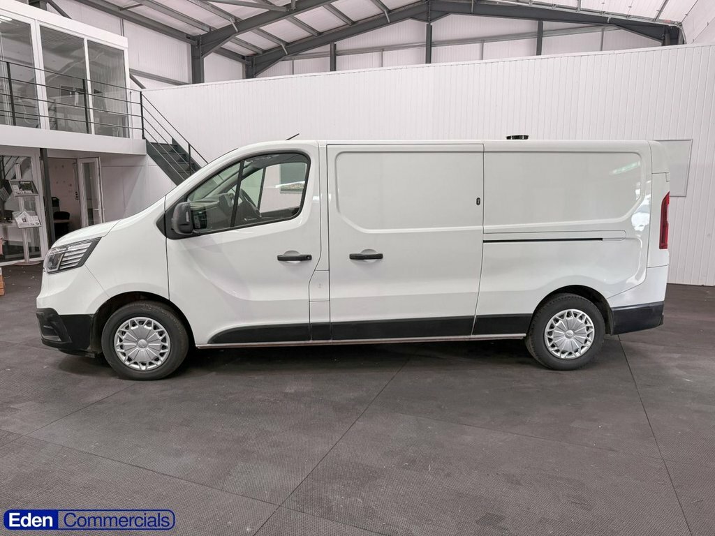 Renault Trafic 2L Business White #6