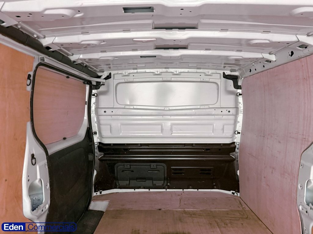 Renault Trafic 2L Business White #4