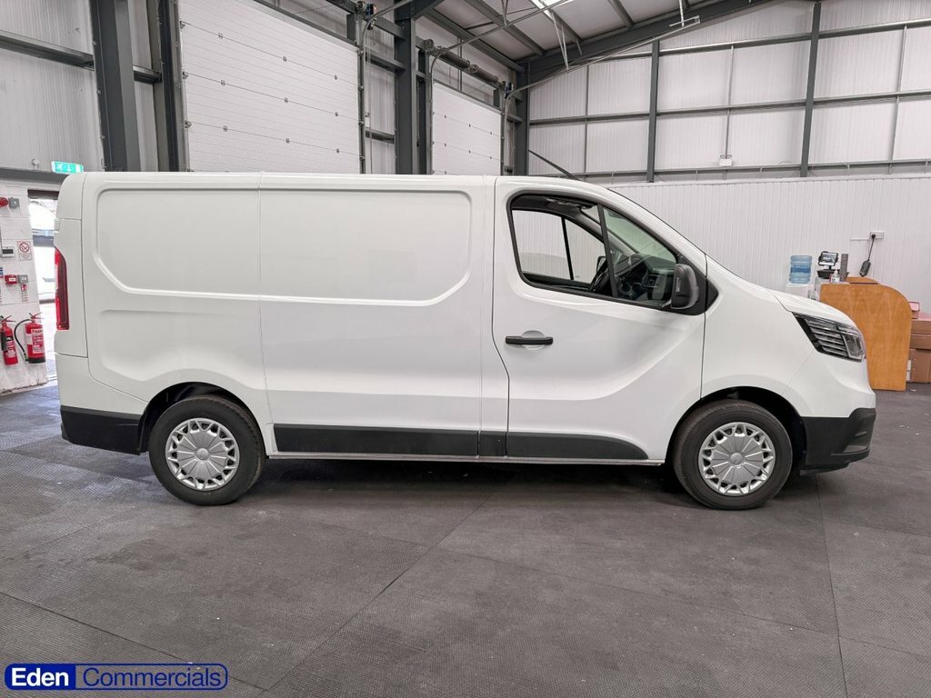Renault Trafic 2L Advance White #2