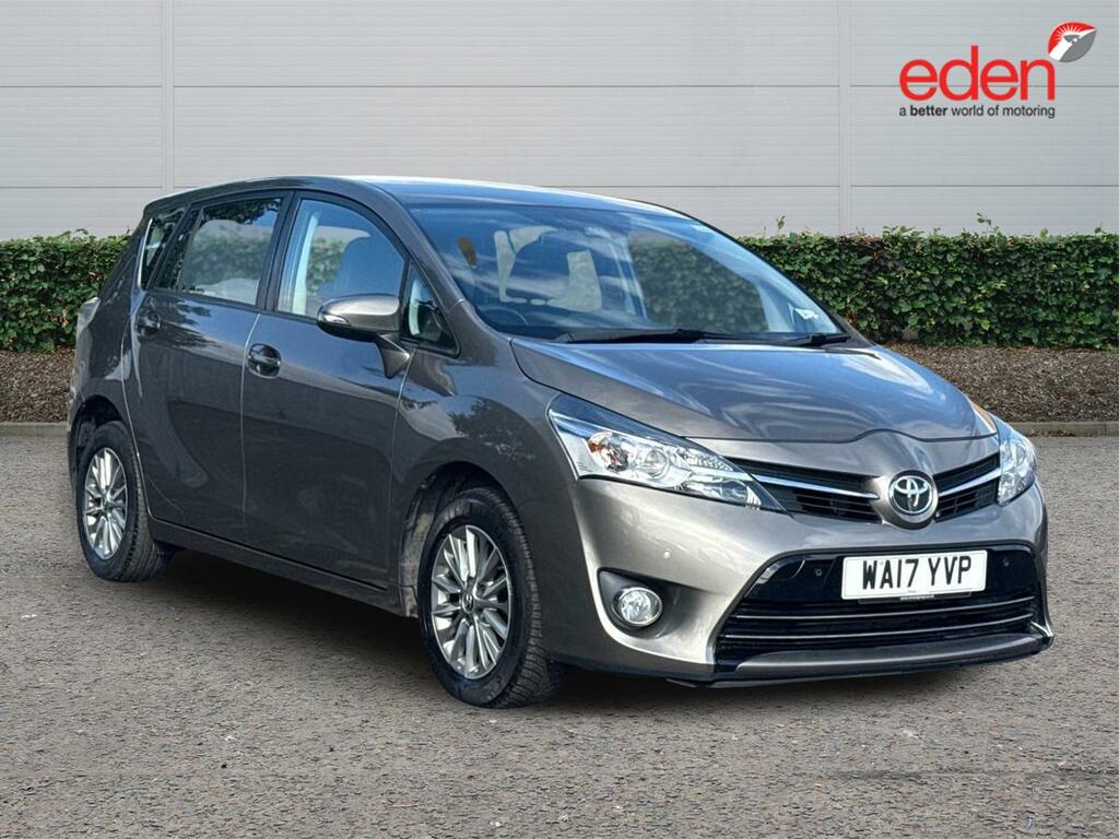 Toyota Verso Icon Brown