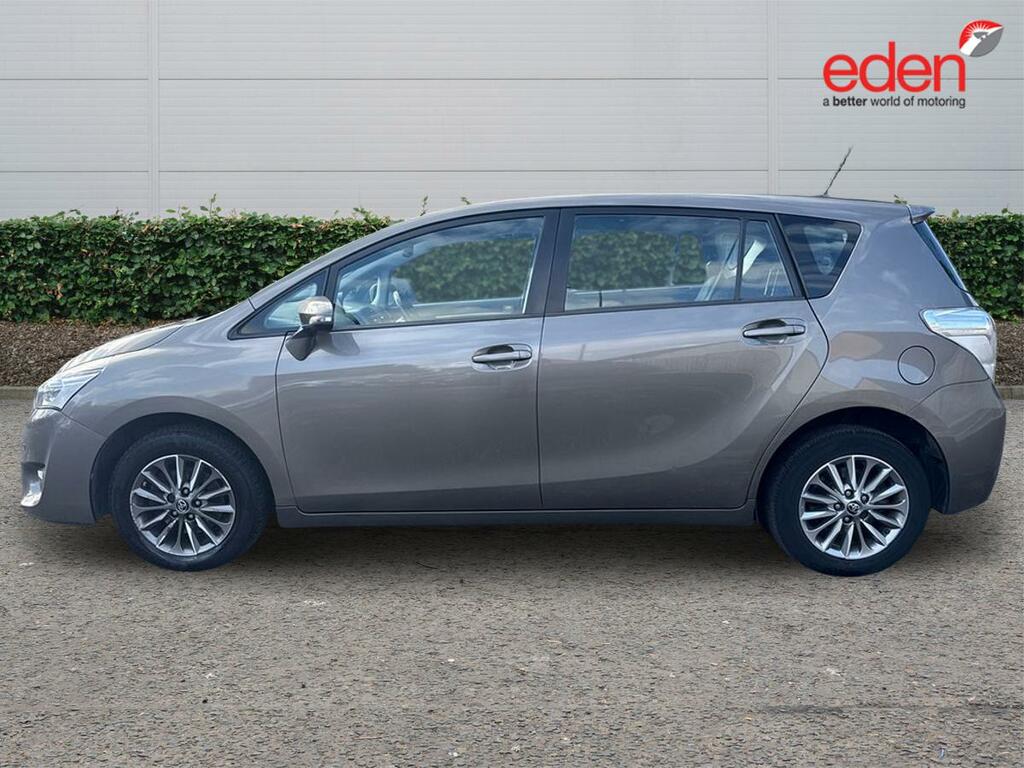 Toyota Verso Icon Brown #4