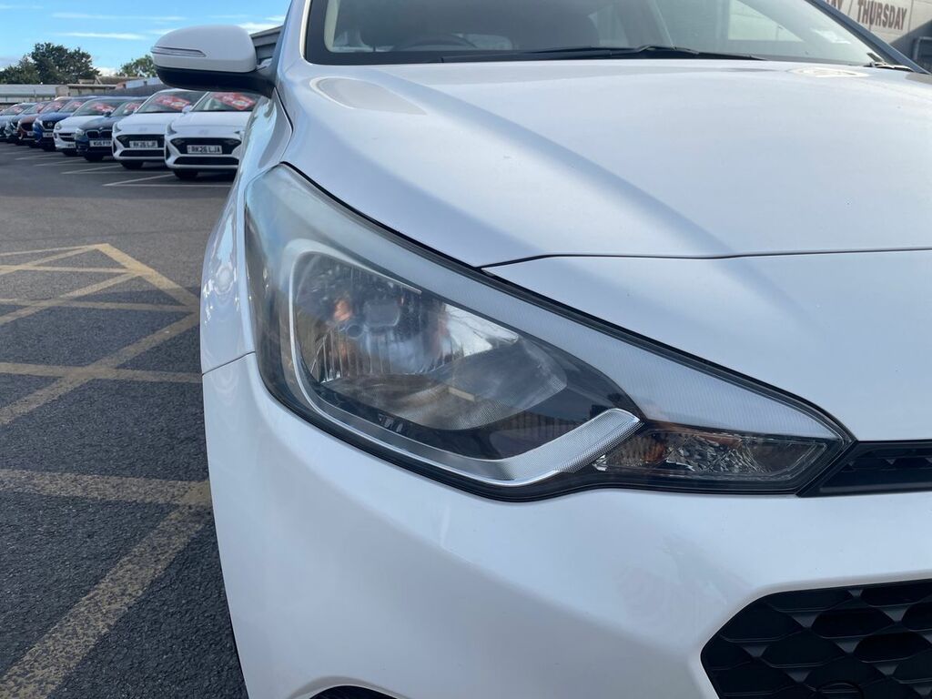 Hyundai I20 Hatchback 1.2 Blue Drive Se Euro 6 Ss 2016 Silver #21
