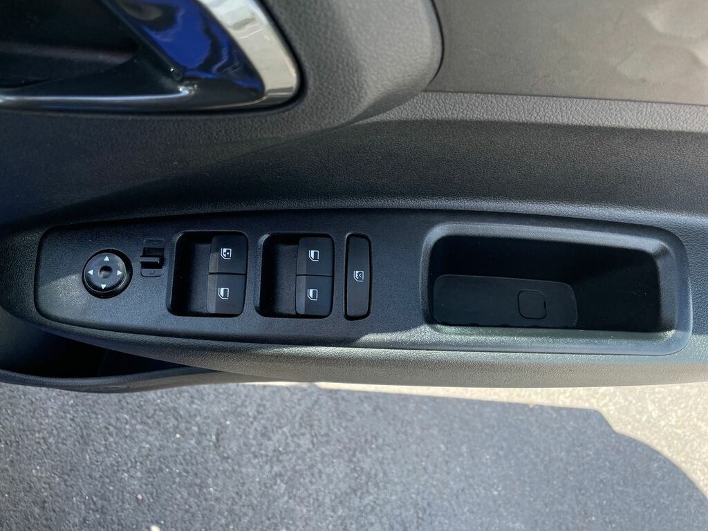 Hyundai I10 1.0 Se Connect Hatchback Euro 6 White #20
