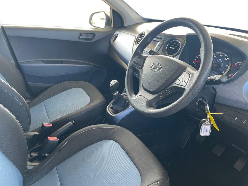 Hyundai I10 1.0 S Air - Hatchback - 20 Road Tax White #15
