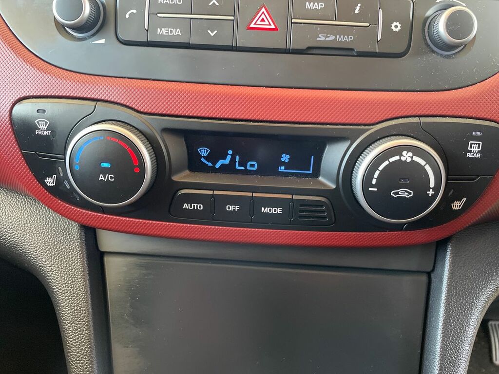 Hyundai I10 1.2 Premium - Air Con - Alloys - Bluetoot Grey #18