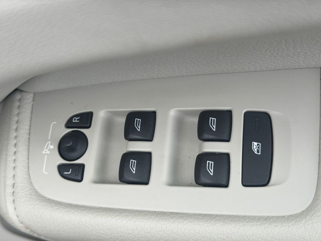 Volvo XC60 Recharge Inscription Pro, T8 Awd Plug-in Hybrid Silver #20