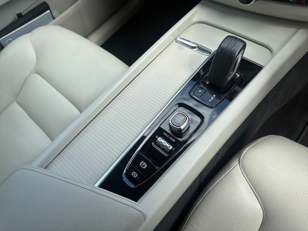 Volvo XC60 Recharge Inscription Pro, T8 Awd Plug-in Hybrid Silver #19