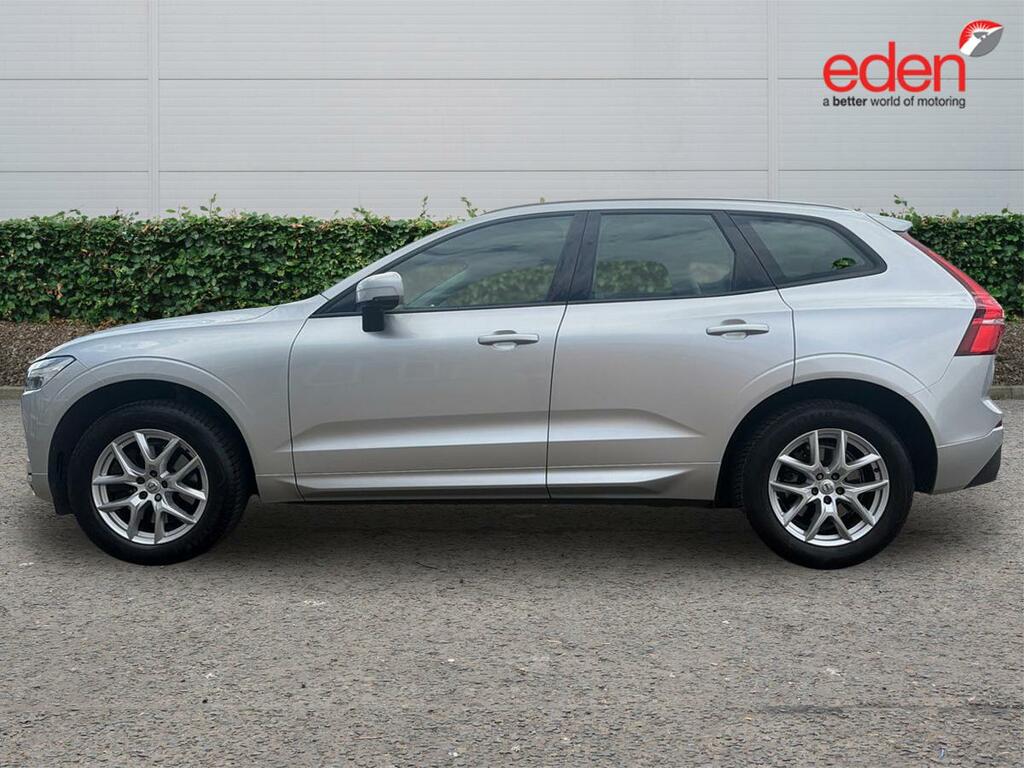 Volvo XC60 Momentum Silver #4