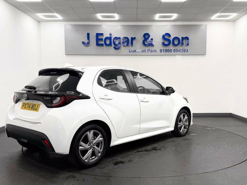 Toyota Yaris 1.5 Hybrid Icon Cvt White #6