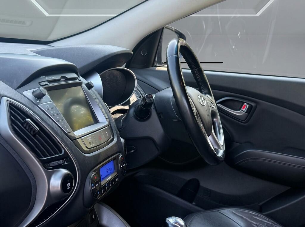Hyundai Ix35 2.0 Crdi Premium 4Wd Fsh Sat Nav Pan Roof White #47