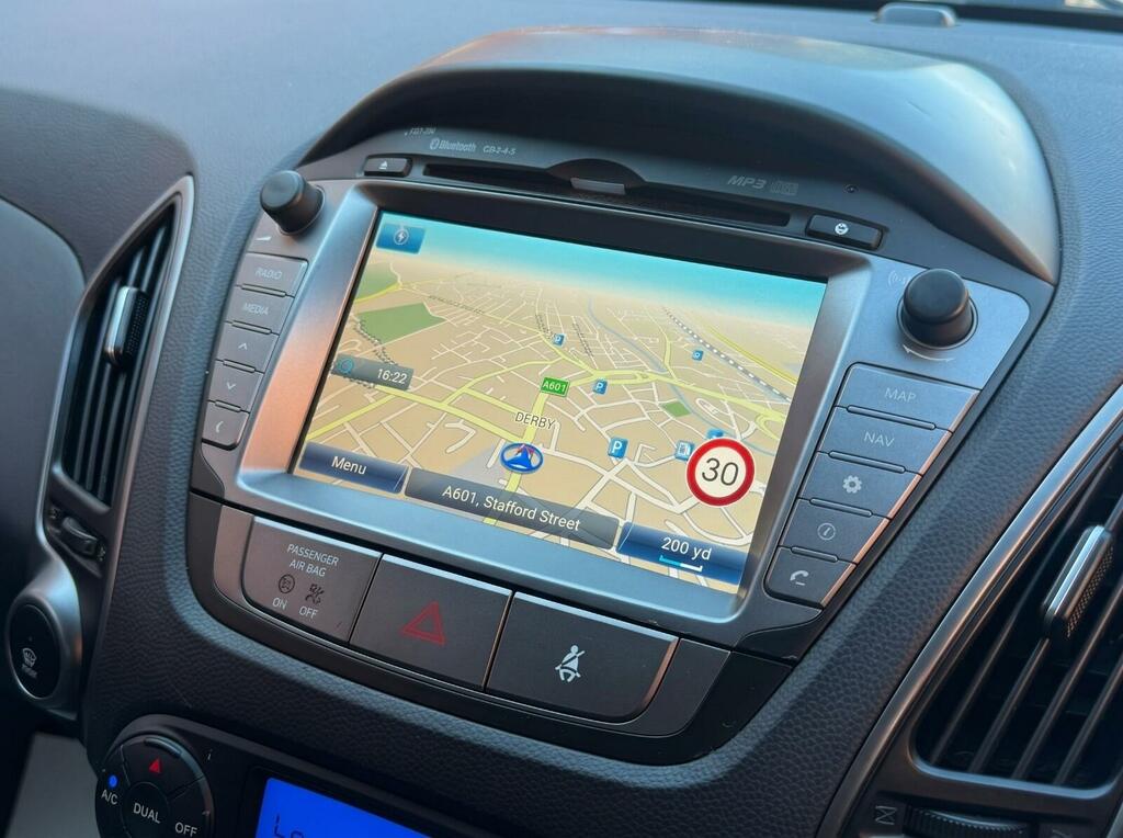 Hyundai Ix35 2.0 Crdi Premium 4Wd Fsh Sat Nav Pan Roof White #43