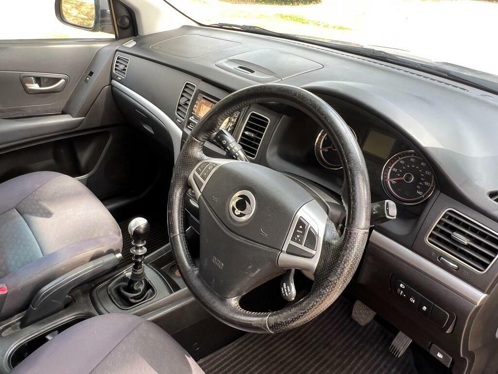 SsangYong Korando Sports 2.0Ex Doublecab 4Wd 4X4 Pickup 153Bhp No Va White #16