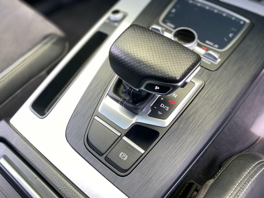 Audi Q5 2.0 Tdi S Line Quattro Fsh Black #4