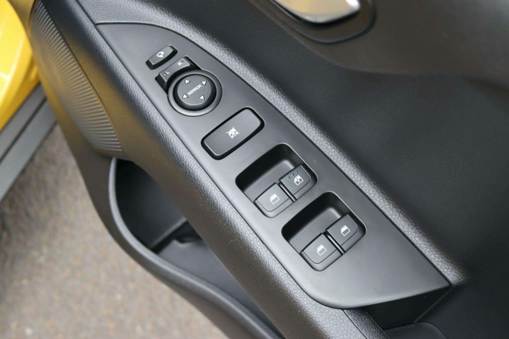 Kia Stonic 1.0 T-gdi Mhev Connect Euro 6 Ss Yellow #16