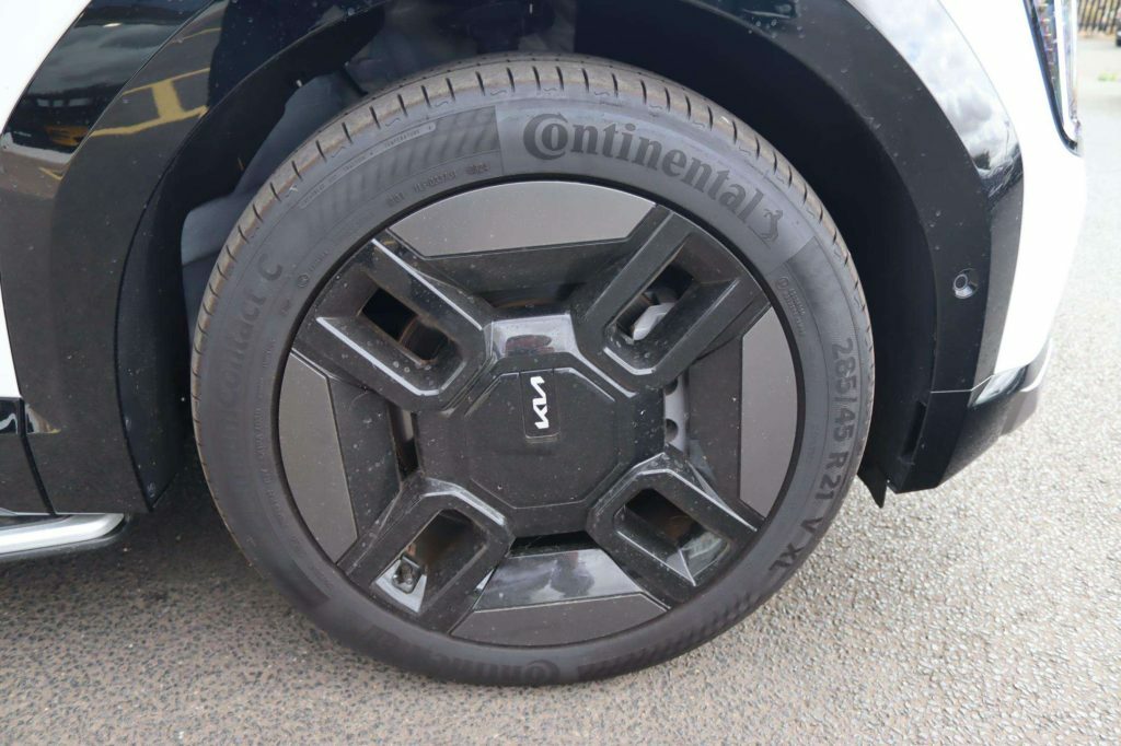 Kia EV9 99.8Kwh Air Suv Rwd 200 Bhp Black #18