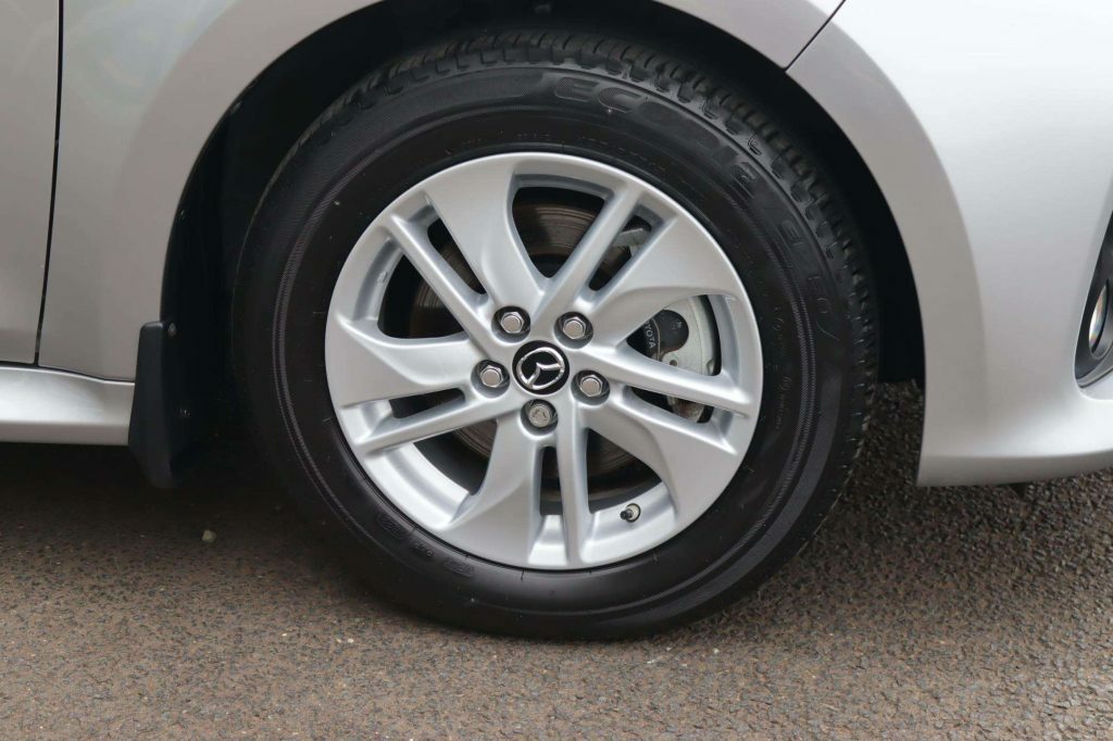 Mazda 2 Hybrid 1.5 116Ps Agile Silver #4