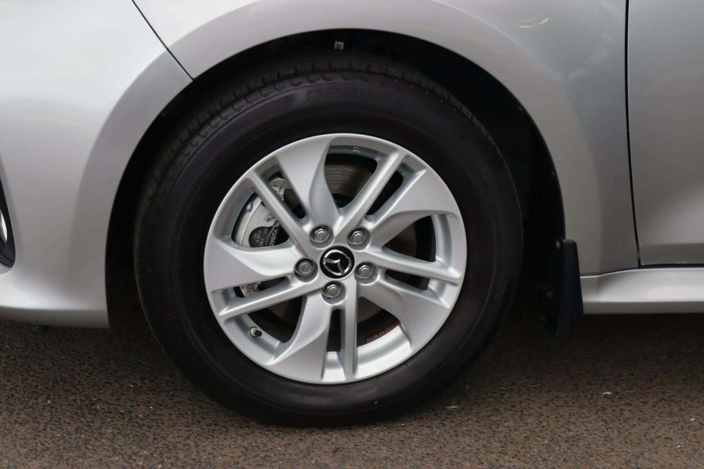 Mazda 2 Hybrid 1.5 116Ps Agile Silver #6