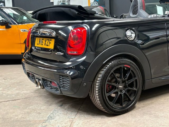 Mini Convertible 2.0 John Cooper Works Convertible Black #5