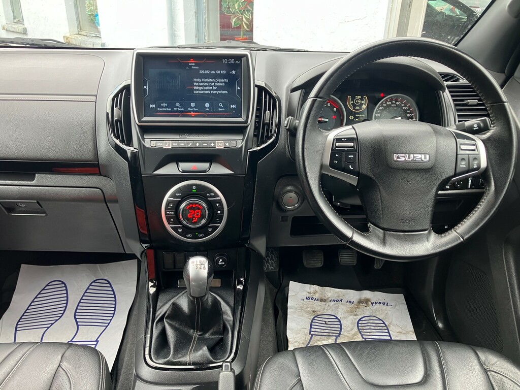 Isuzu D-Max 1.9 Td Blade Pickup Double Cab Red #4