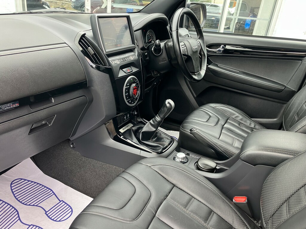 Isuzu D-Max 1.9 Td Blade Pickup Double Cab Red #2