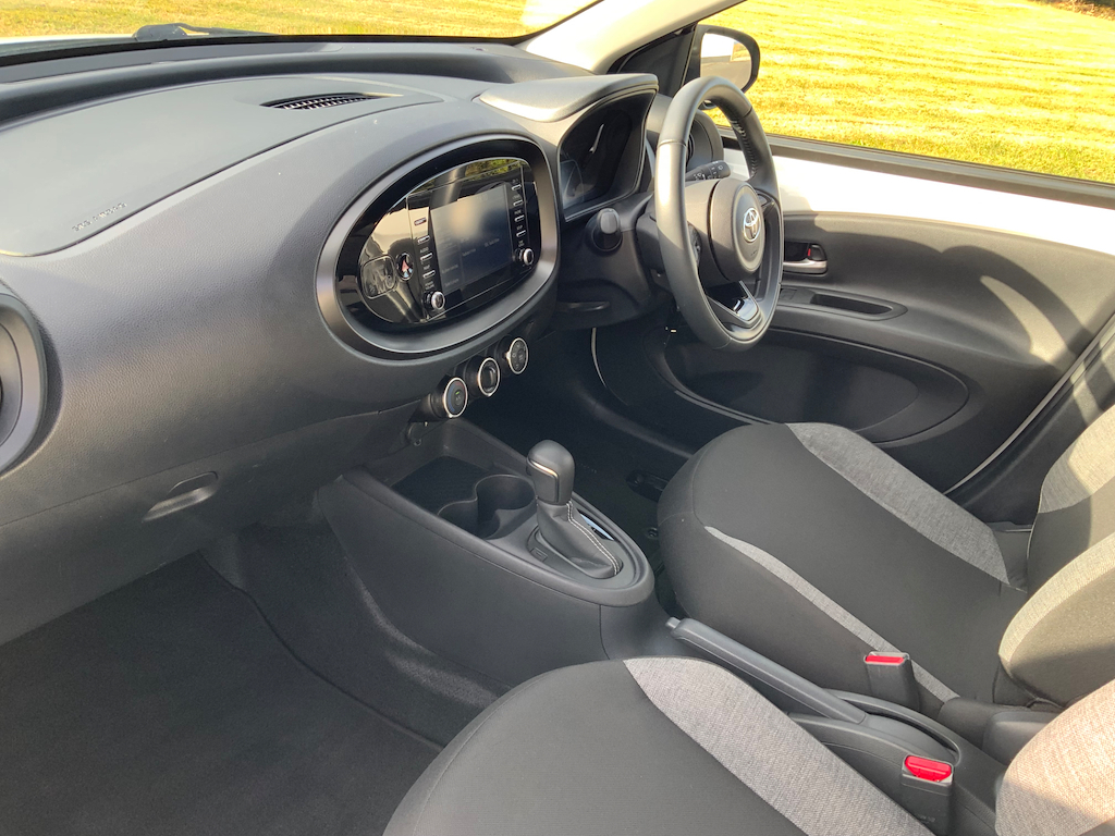 Toyota Aygo 1.0 Vvt-i Pure Hatchback X-shift Euro 6 White #2