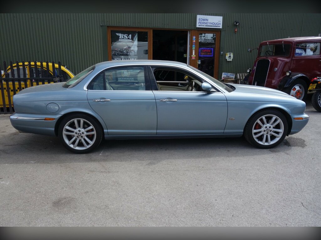 Jaguar XJ 2.7 Tdvi Sovereign Saloon 21 Blue #2