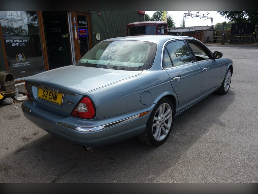 Jaguar XJ 2.7 Tdvi Sovereign Saloon 21 Blue #3