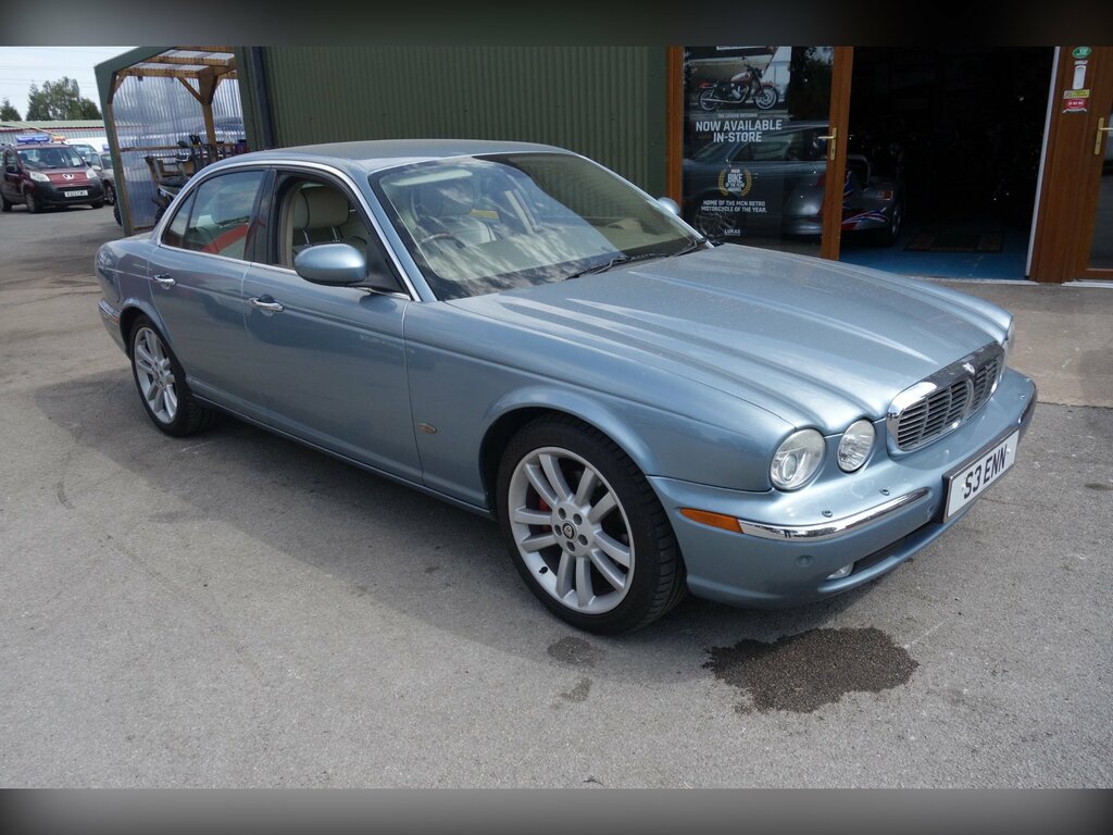 Jaguar XJ 2.7 Tdvi Sovereign Saloon 21 Blue