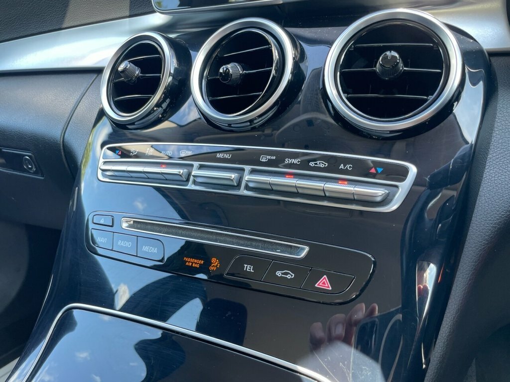 Mercedes-Benz C Class C220d Sport Premium 9G-tronic White #25