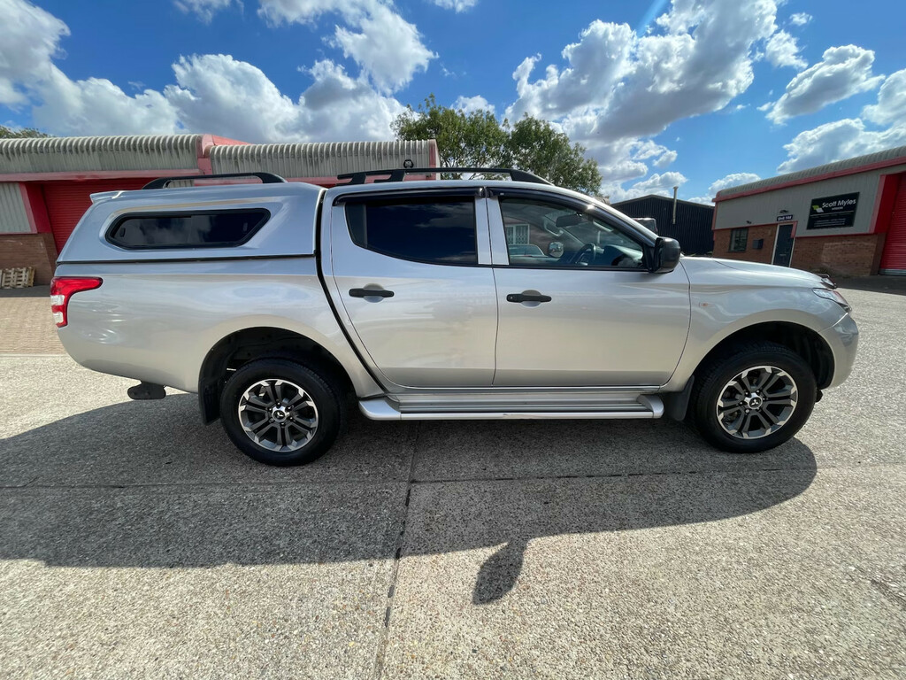 Mitsubishi L200 Double Cab Di-d 151 4Life 4Wd Pick Up Manua Silver #2