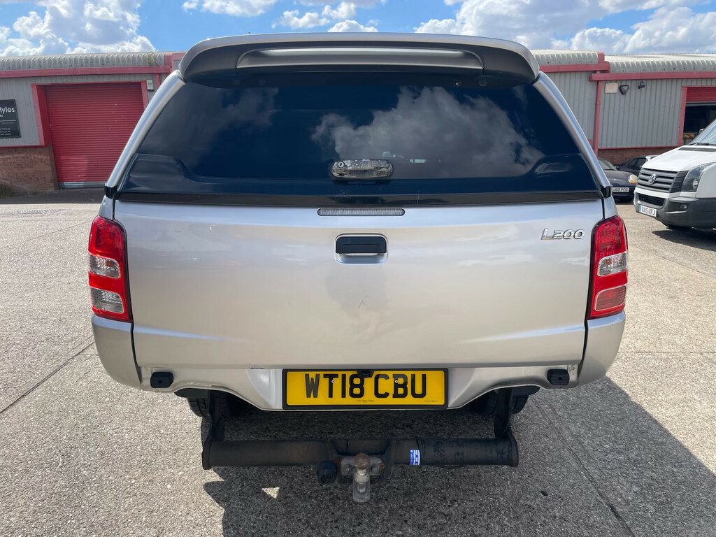 Mitsubishi L200 Double Cab Di-d 151 4Life 4Wd Pick Up Manua Silver #4