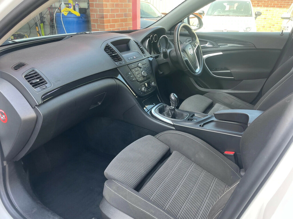 Vauxhall Insignia 2.0 Cdti Sri Sports Tourer Euro 5 White #13
