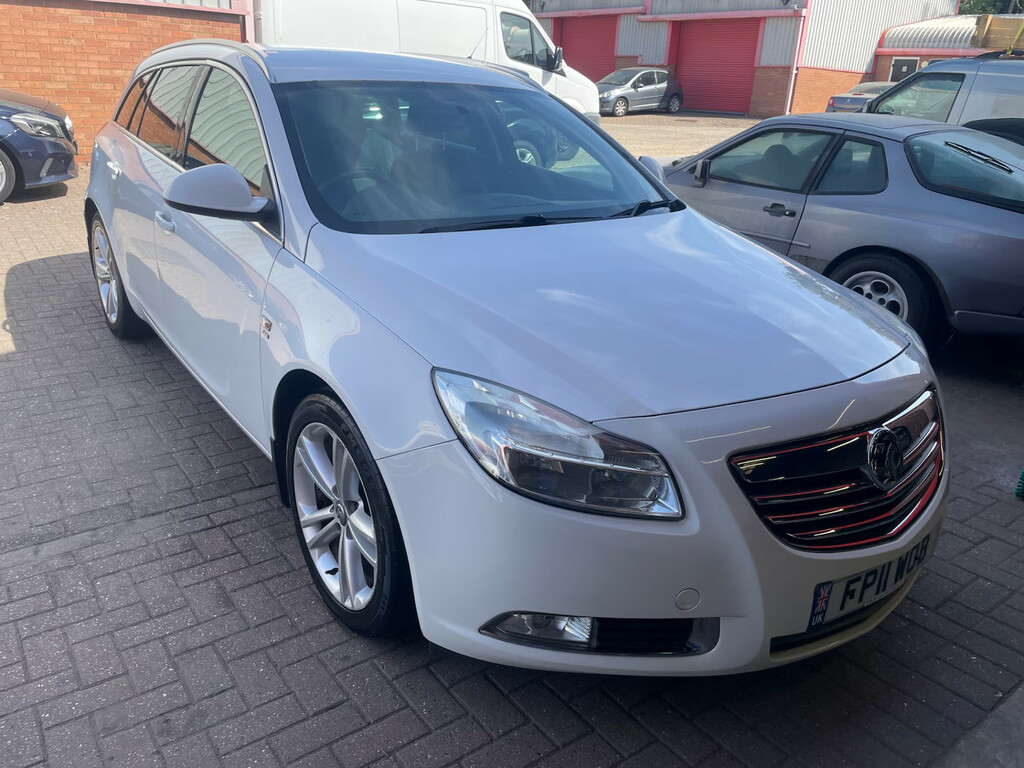 Vauxhall Insignia 2.0 Cdti 160 Sri Estate White