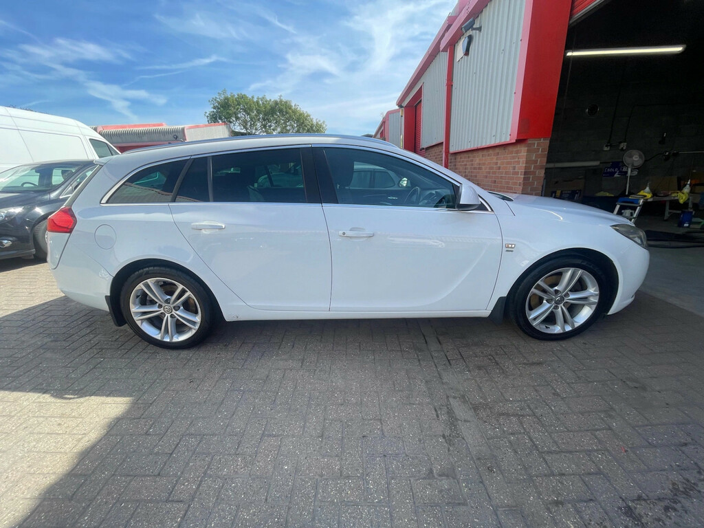 Vauxhall Insignia 2.0 Cdti 160 Sri Estate White #2