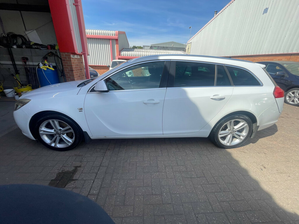 Vauxhall Insignia 2.0 Cdti 160 Sri Estate White #6