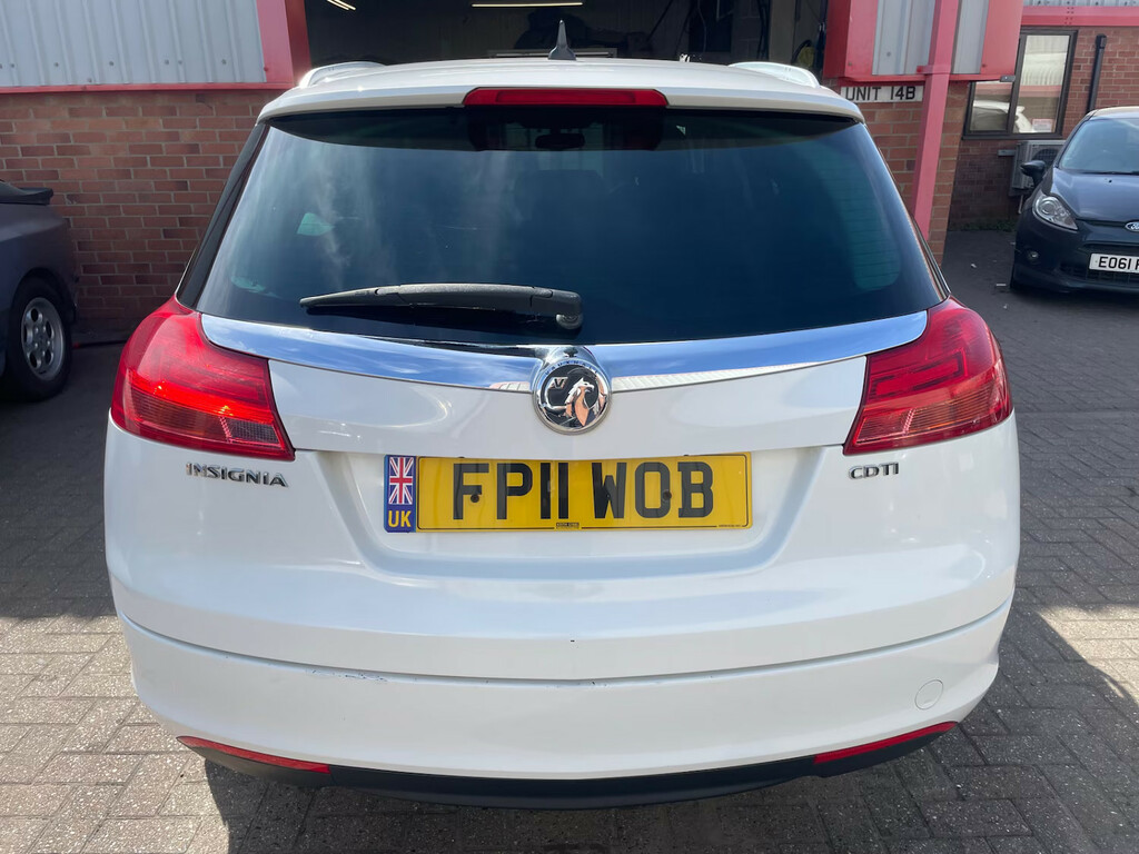 Vauxhall Insignia 2.0 Cdti 160 Sri Estate White #4