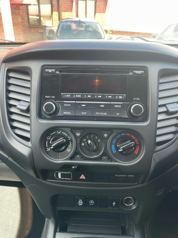 Mitsubishi L200 Pickup 2.4 Di-d Dc Barbarian 4Wd Euro 6 2018 Green #22