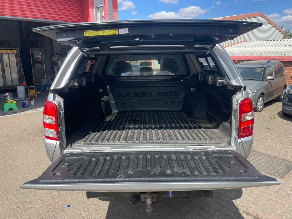Mitsubishi L200 Pickup 2.4 Di-d Dc Barbarian 4Wd Euro 6 2018 Green #16