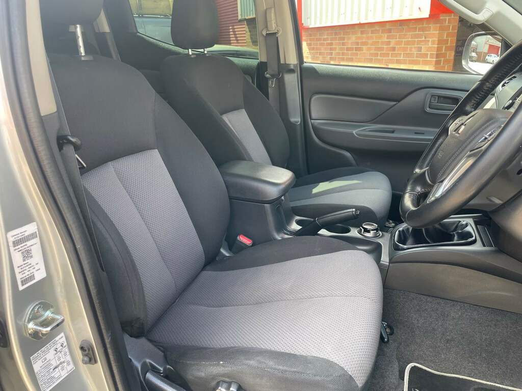 Mitsubishi L200 Pickup 2.4 Di-d Dc Barbarian 4Wd Euro 6 2018 Green #19